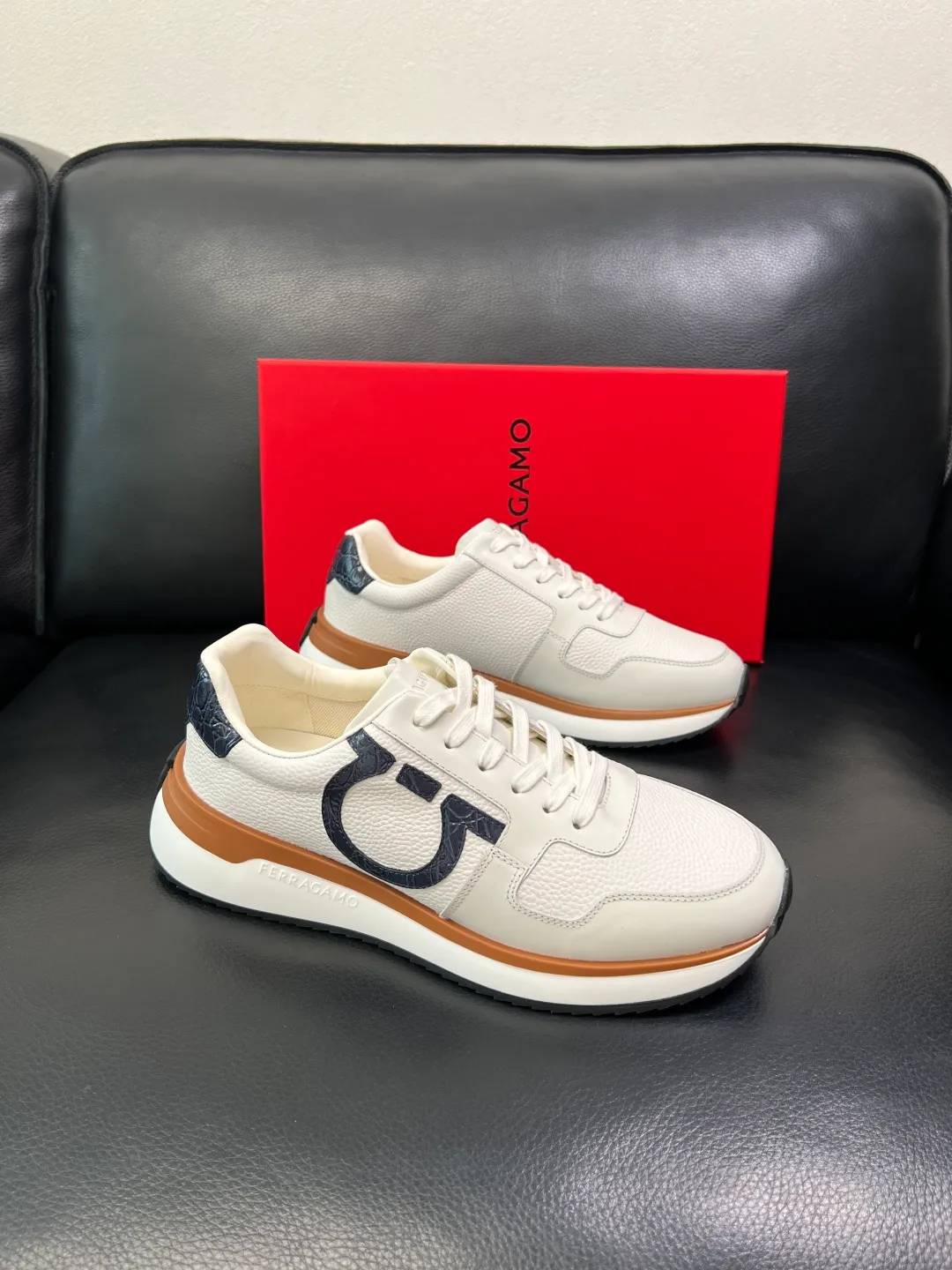 Men's shoes 💰840 Ferragamo High-quality top crafts Ferragamo counters sell original factory configuration at the same time, imported original cowhide from Italy, imported water-dyed cow lining, soles: original factory special original soles are super comfortable, original factory and single goods, welcome to compare at the same time at the counter, code number 38-44 (customized 45 46)